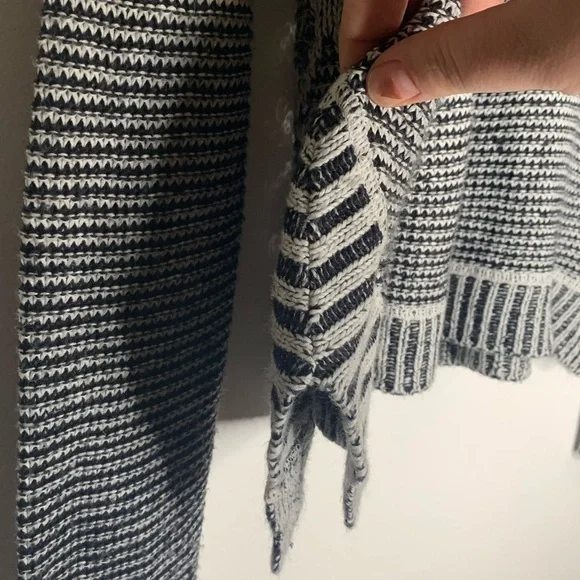 Route 66 Open Knit Long Sleeve V Neck Sweater - Picture 8 of 8